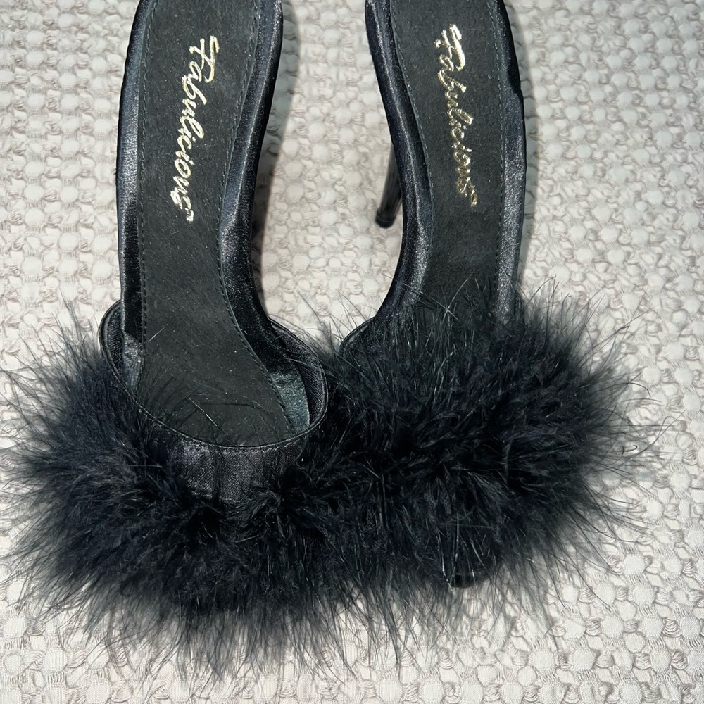 Fabulicious Black Feathered Women’s Heels